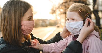 ¿Deben los niños usar cubrebocas por la pandemia COVID-19?